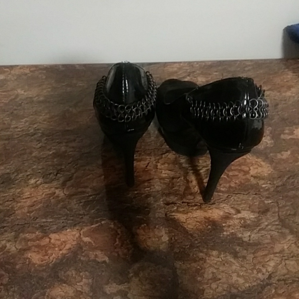 Heels - Picture 2 of 2